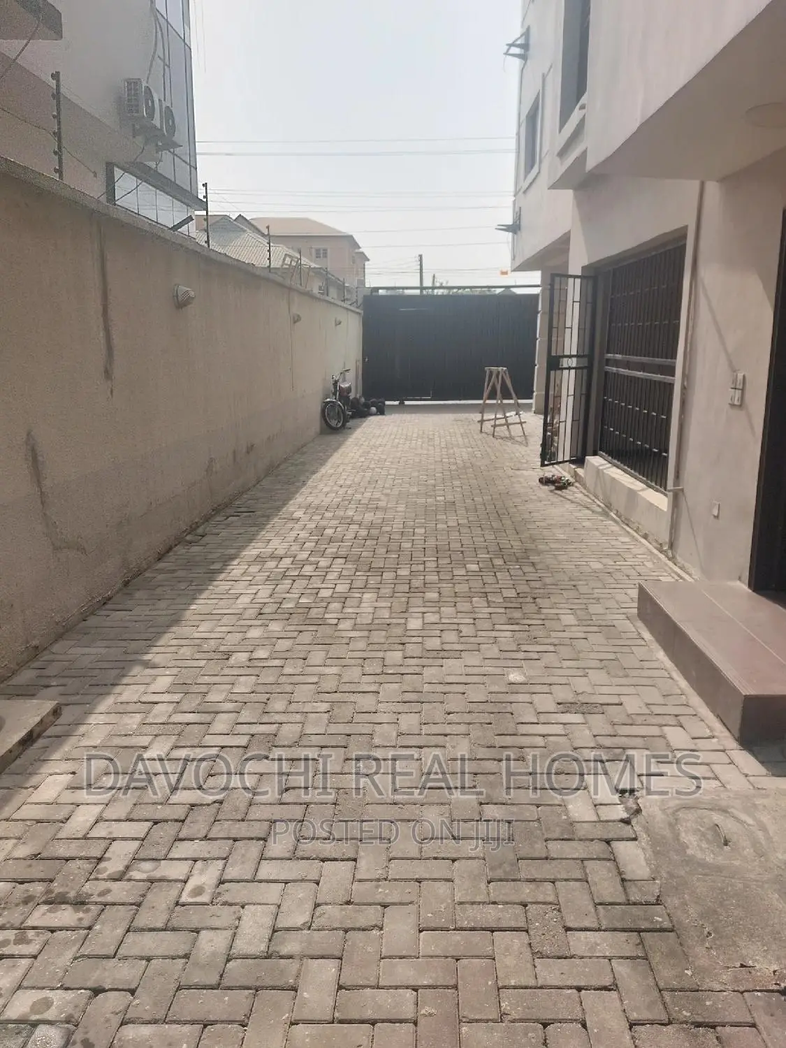 3bdrm Apartment in Ikota Villa Estate, Lekki for rent in Lekki