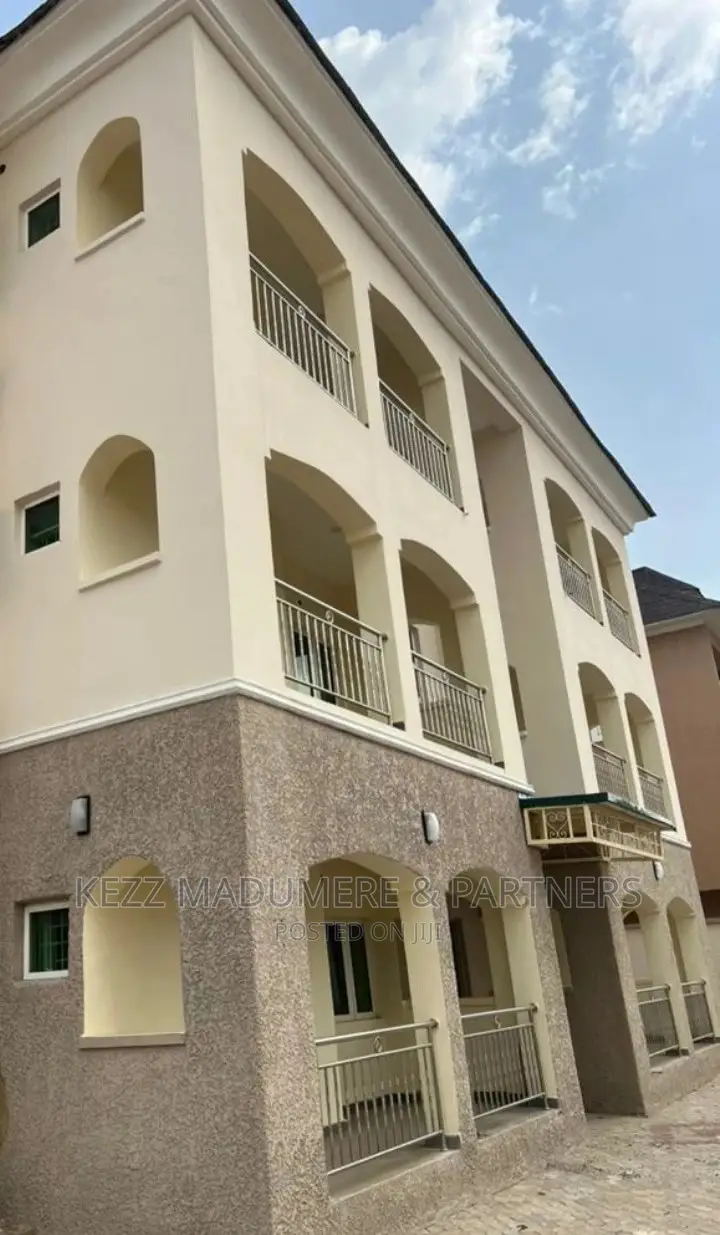 6bdrm Block of Flats in Wuye, Abuja, Fct for sale in Wuye