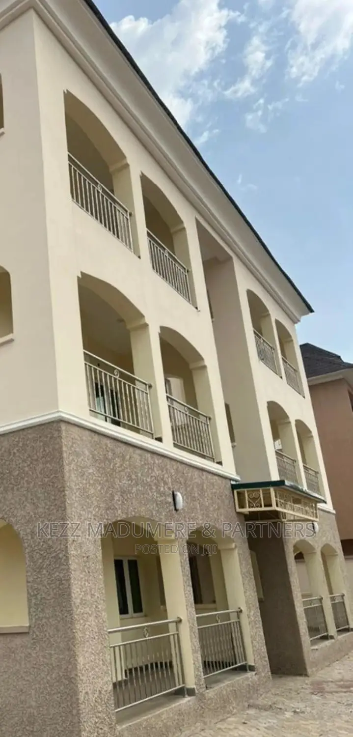 6bdrm Block of Flats in Wuye, Abuja, Fct for sale in Wuye