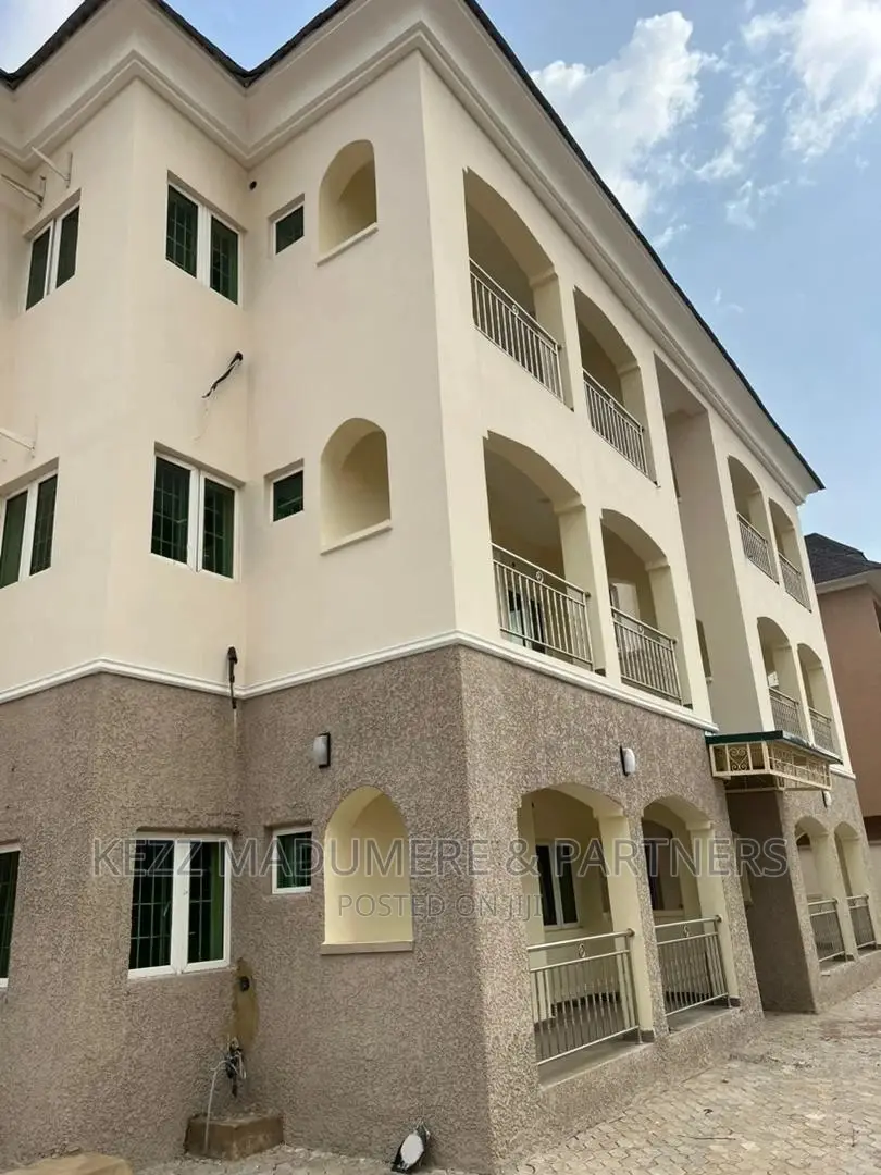 6bdrm Block of Flats in Wuye, Abuja, Fct for sale in Wuye