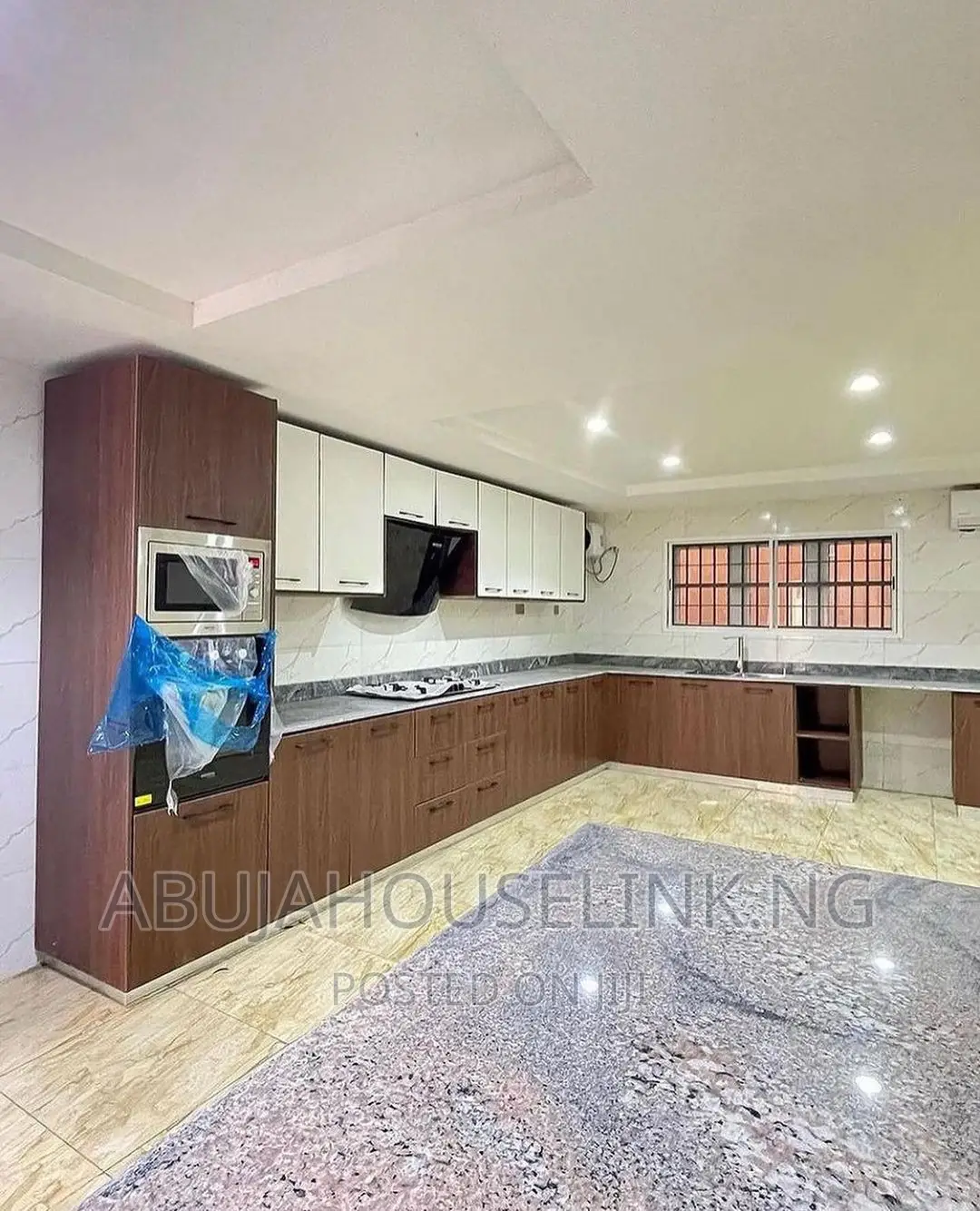 5bdrm Duplex in Guzape Abuja for sale in Guzape District