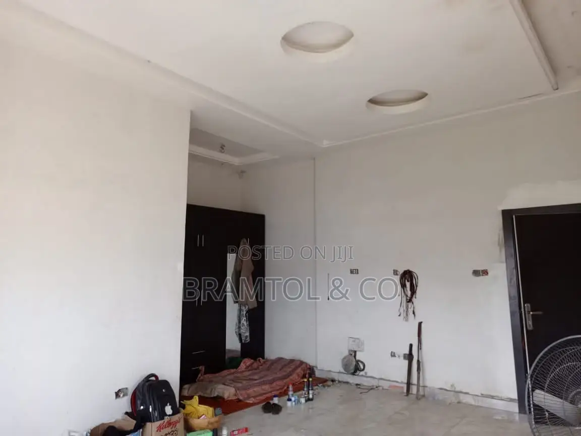 4bdrm Duplex in FHA for sale in FHA