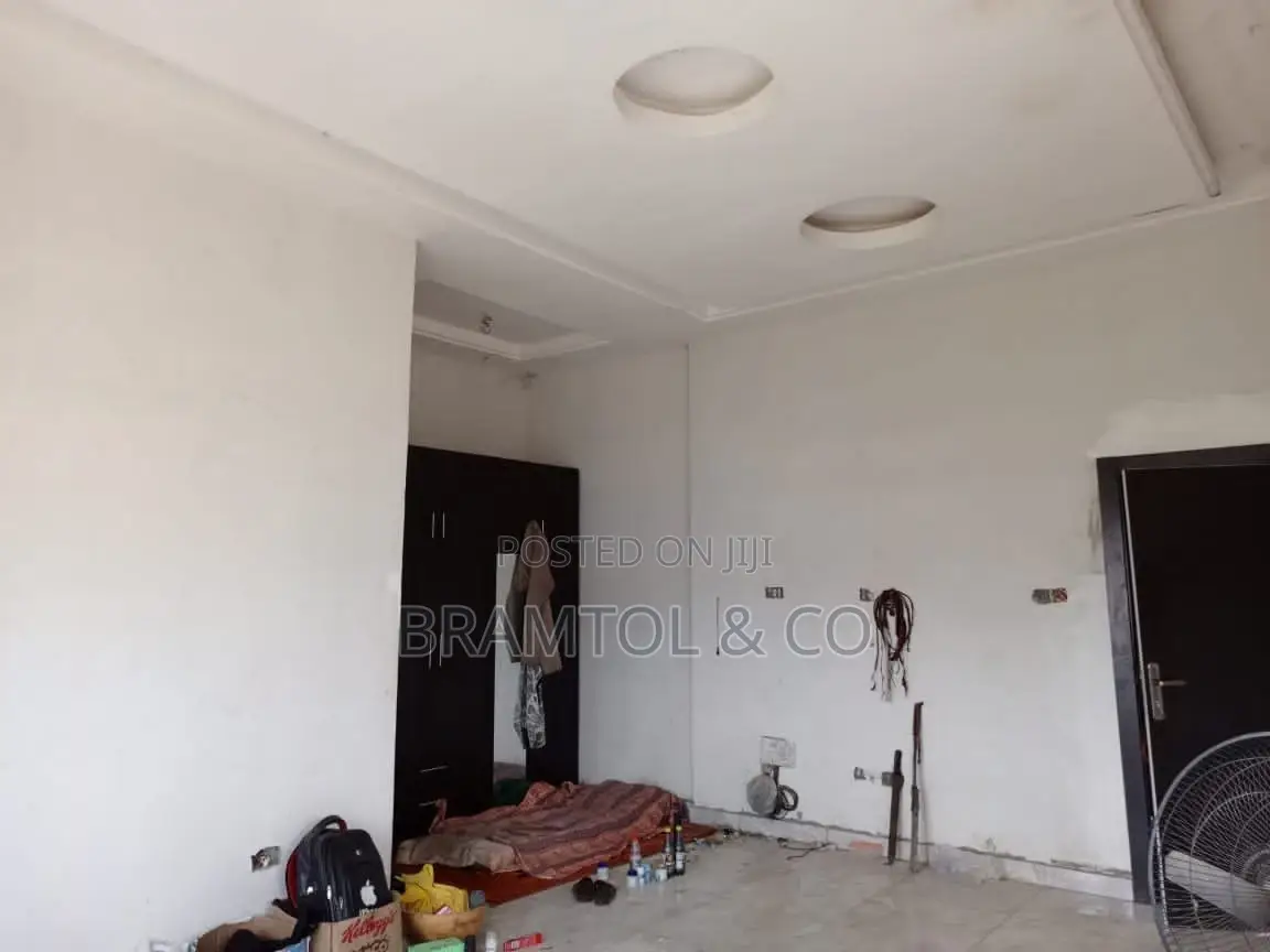 4bdrm Duplex in FHA for sale in FHA