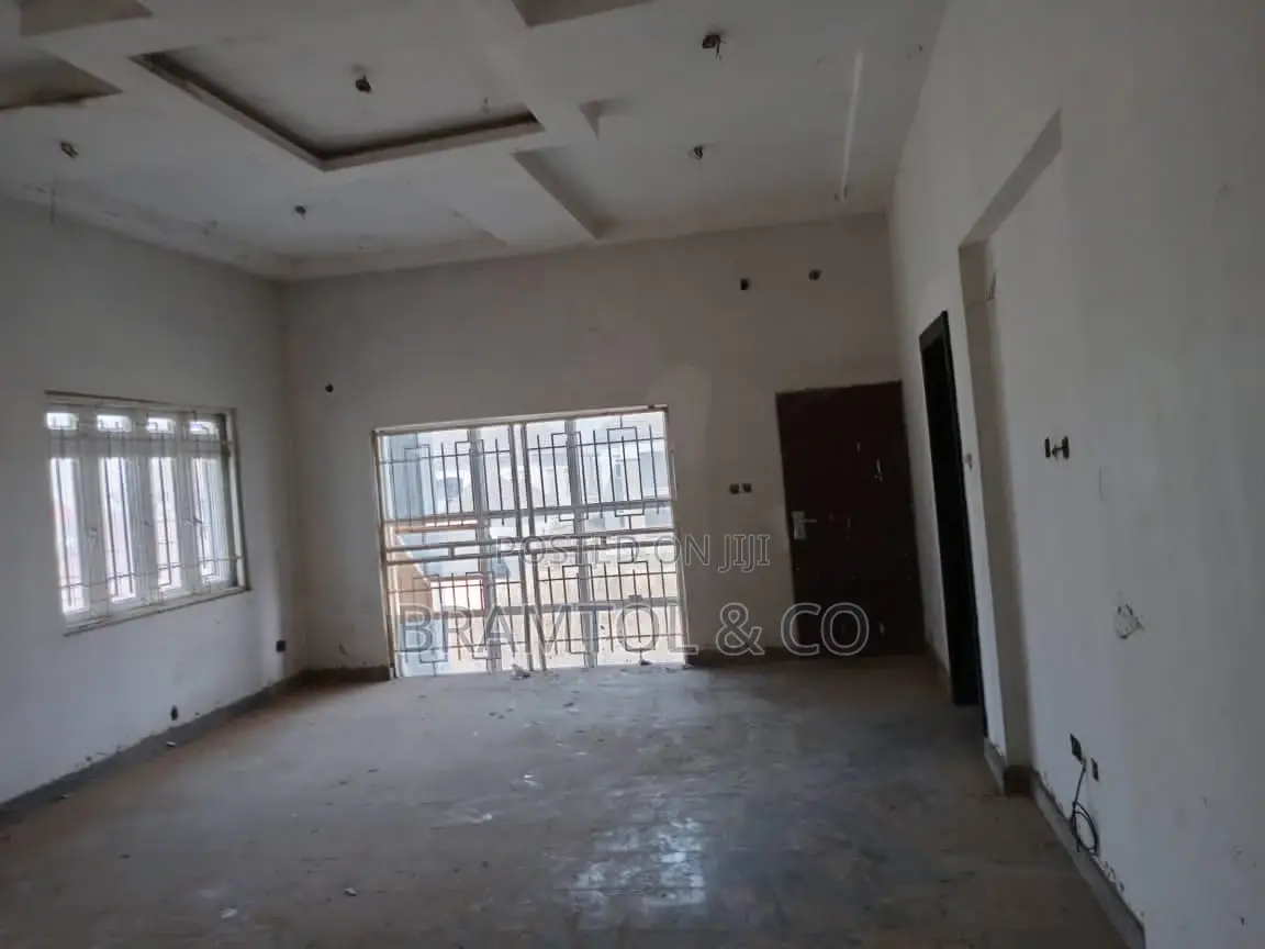 4bdrm Duplex in FHA for sale in FHA