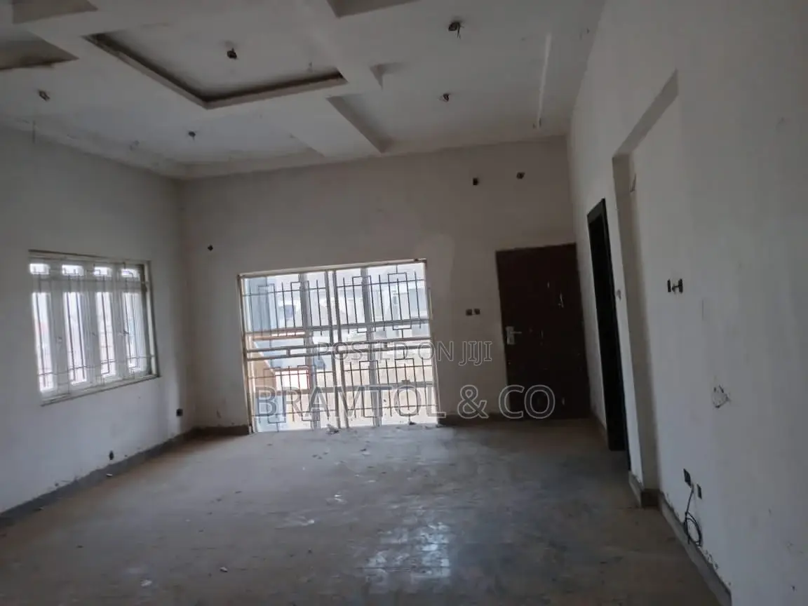 4bdrm Duplex in FHA for sale in FHA