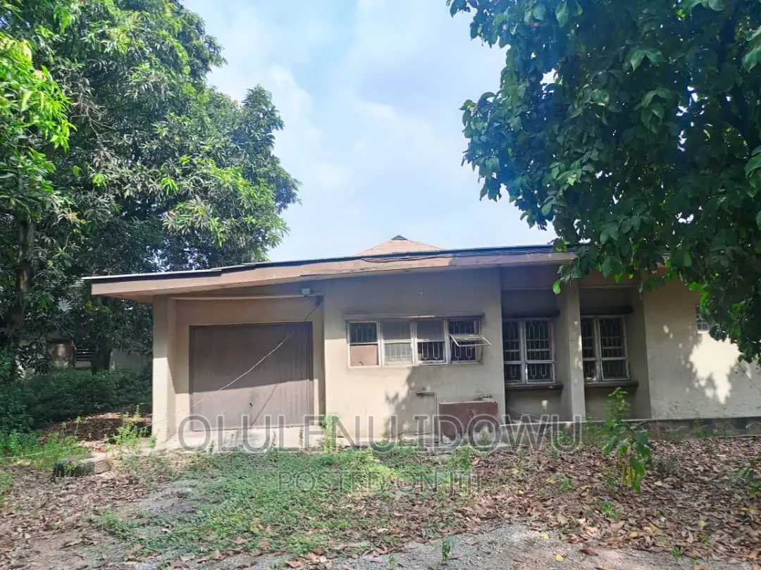 Furnished 3bdrm Bungalow in Adeniji Estate, Alimosho for sale in Alimosho