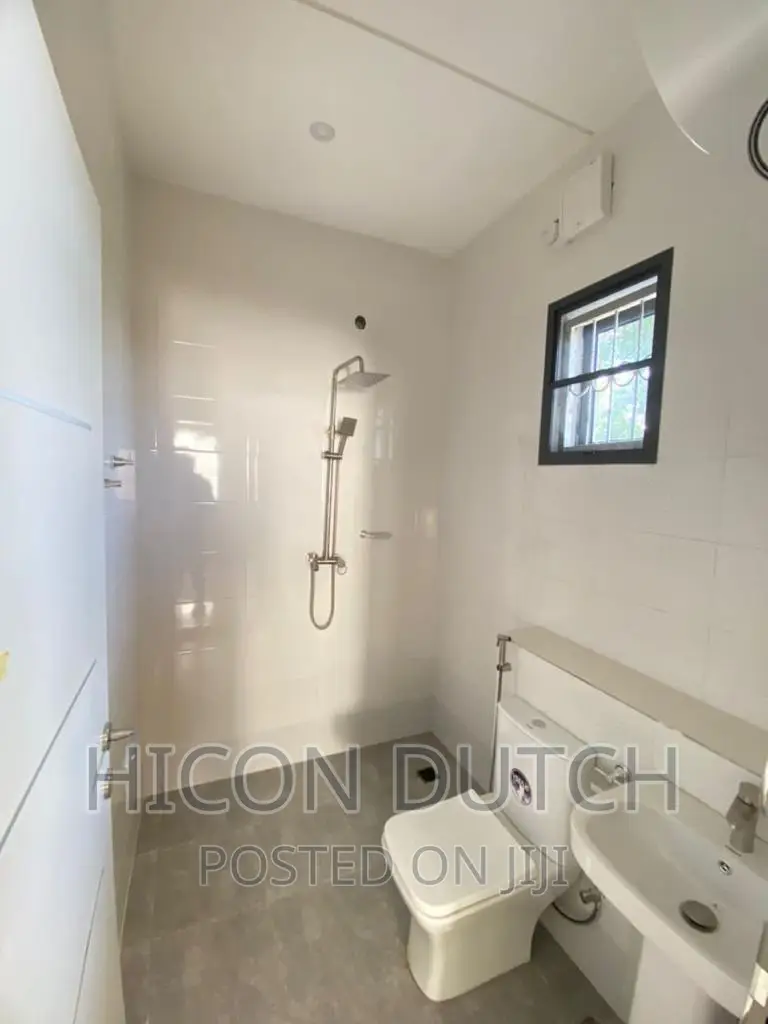 2bdrm Block of Flats in Kado Main. for rent in Kado