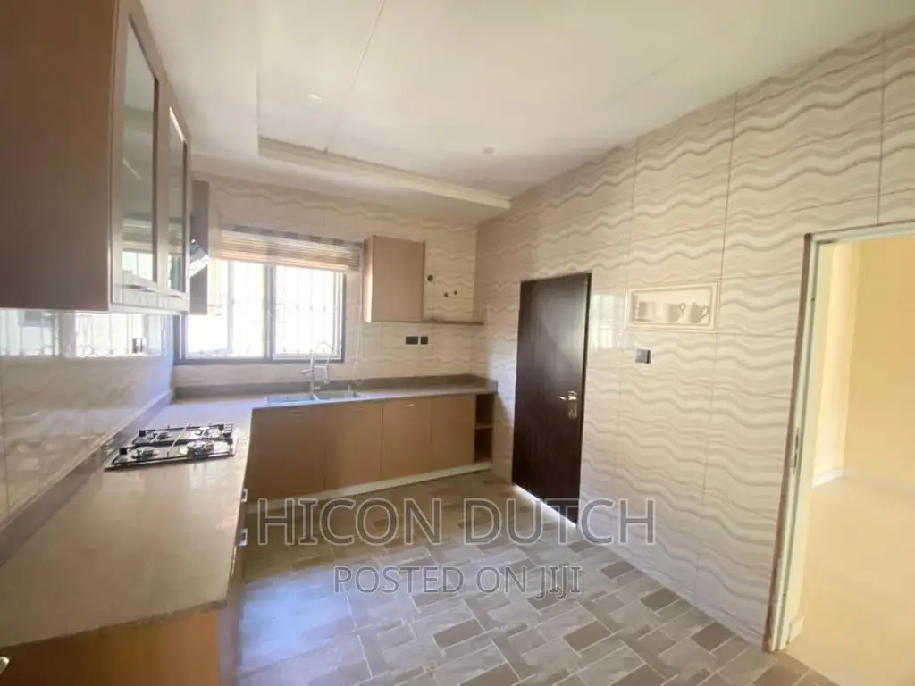 2bdrm Block of Flats in Kado Main. for rent in Kado