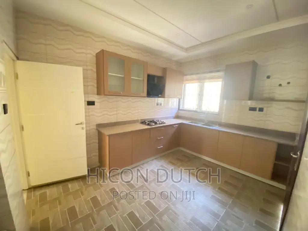 2bdrm Block of Flats in Kado Main. for rent in Kado