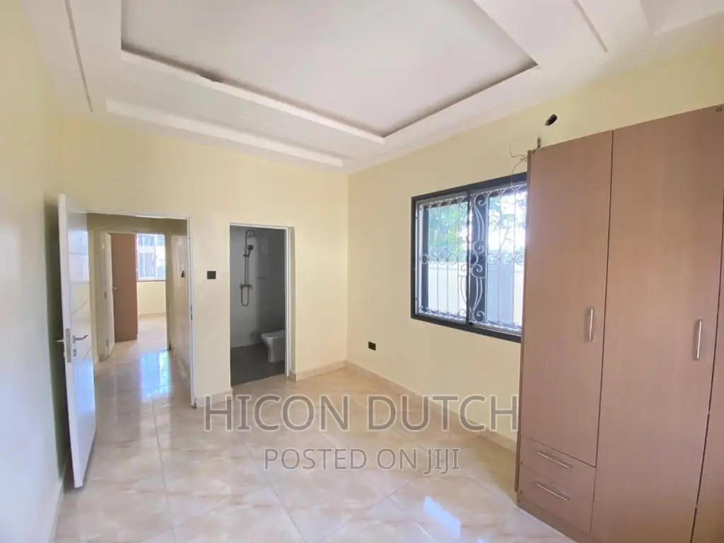 2bdrm Block of Flats in Kado Main. for rent in Kado