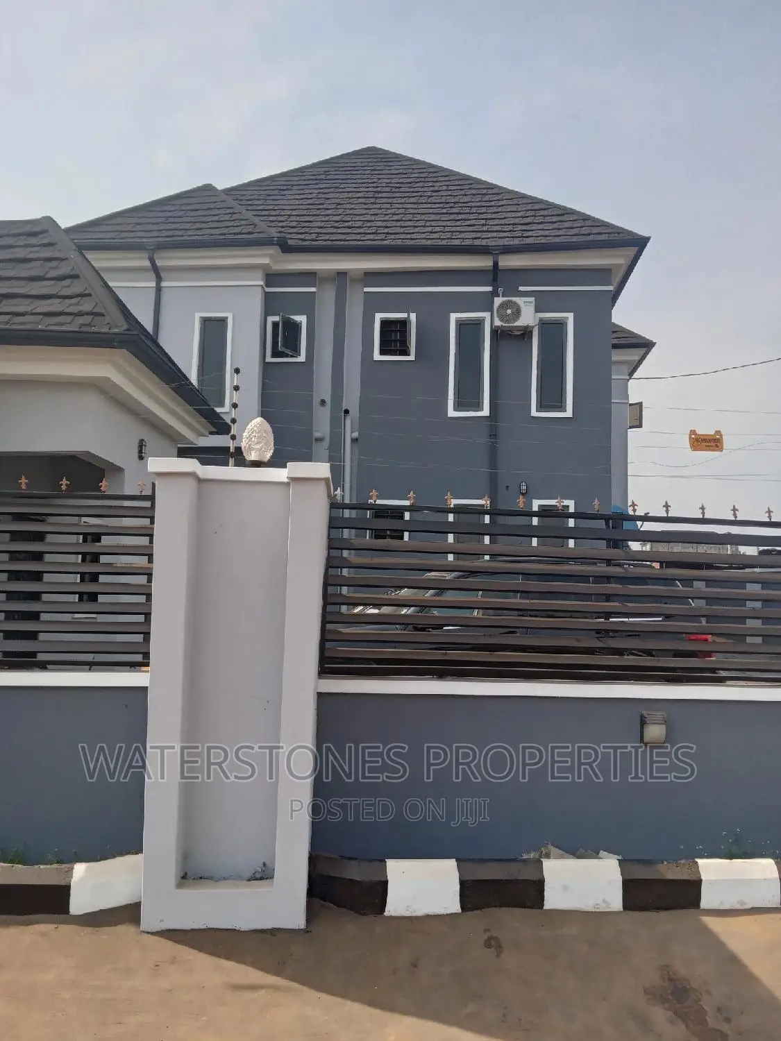 3bdrm Block of Flats in Asaba, Oshimili South for sale in Oshimili South