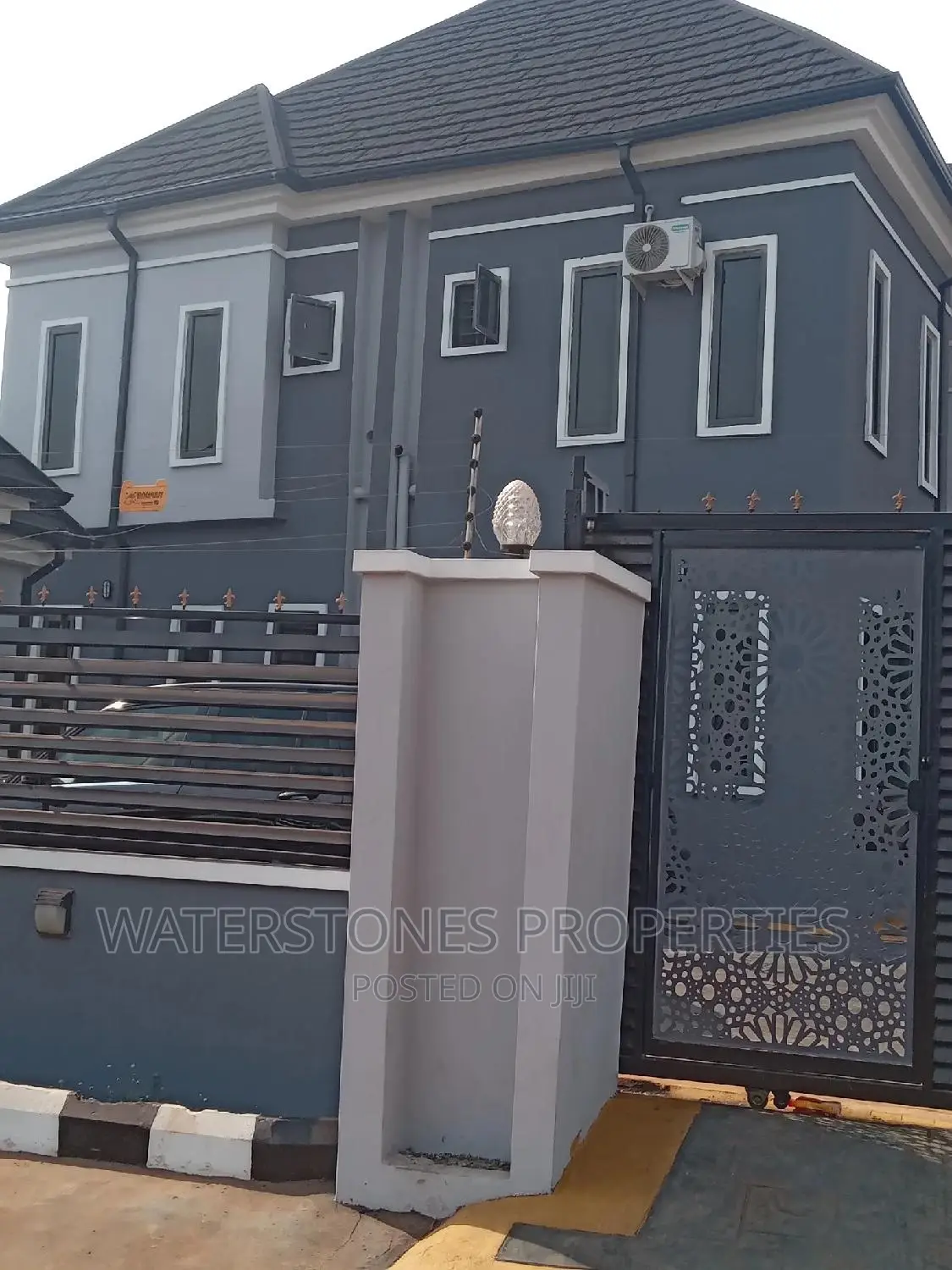 3bdrm Block of Flats in Asaba, Oshimili South for sale in Oshimili South