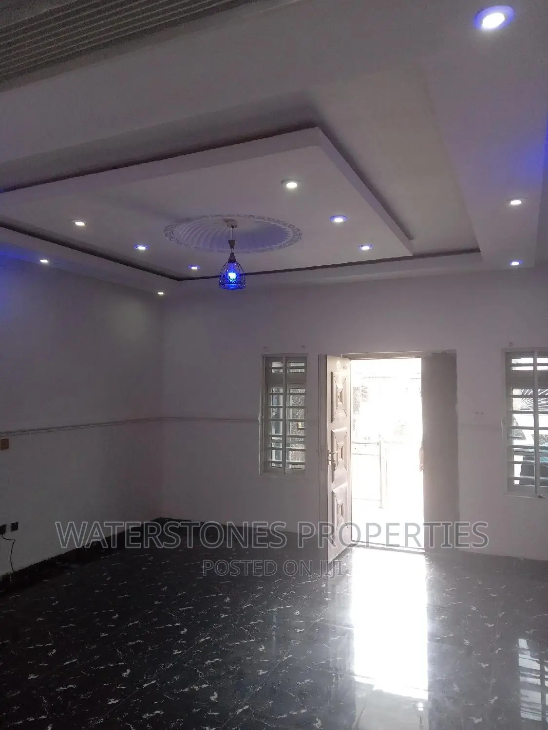 3bdrm Block of Flats in Asaba, Oshimili South for sale in Oshimili South