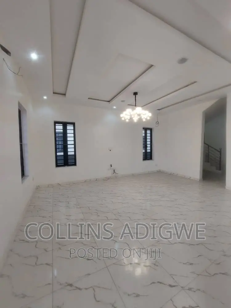 4bdrm Duplex in Vgc for sale in VGC / Ajah