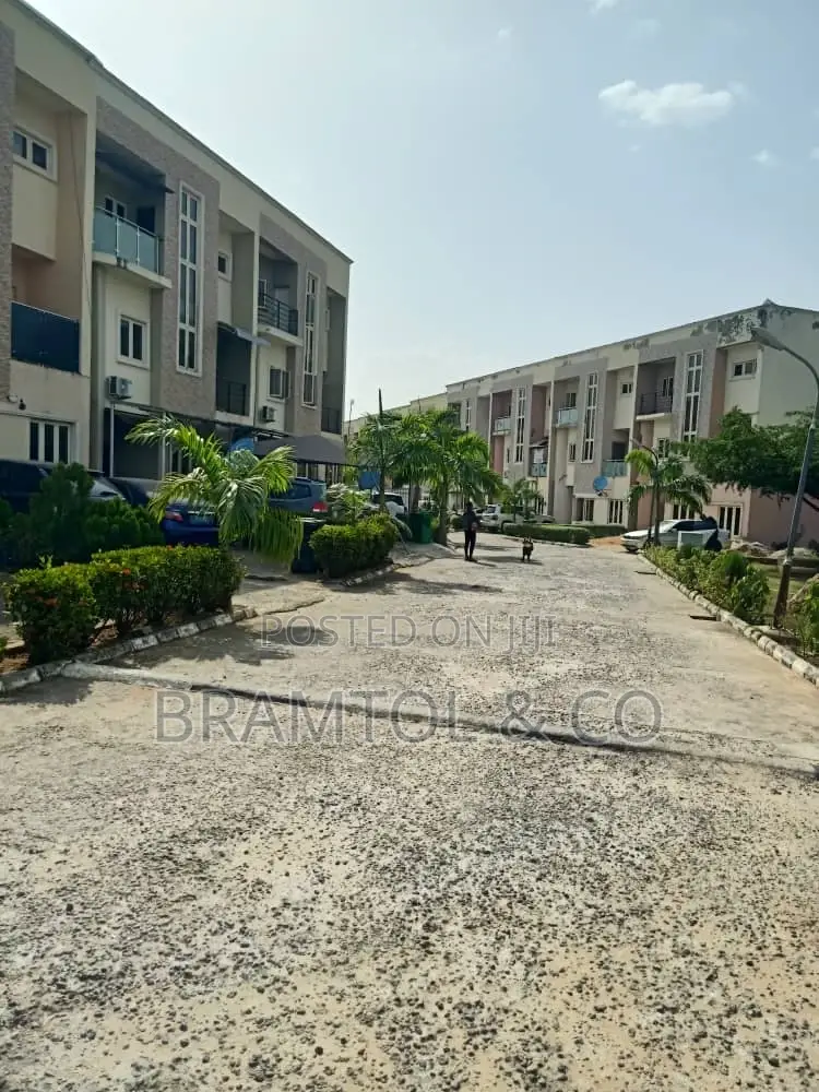 4bdrm Townhouse/Terrace in Idu Industrial for Sale in Idu Industrial