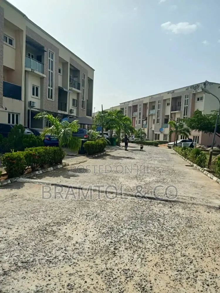 4bdrm Townhouse/Terrace in Idu Industrial for Sale in Idu Industrial
