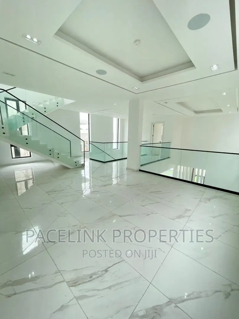 5bdrm Mansion in Chevron for sale in Chevron