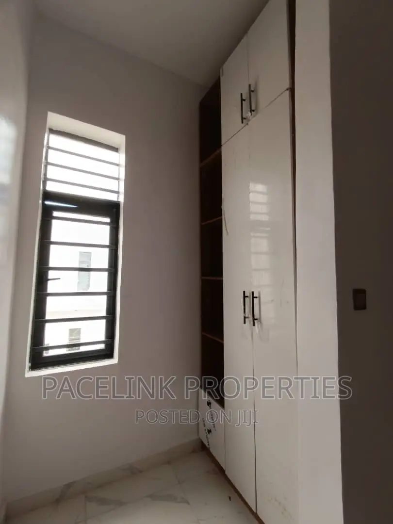 4bdrm Duplex in Ilaje / Lekki for sale in Ilaje / Lekki