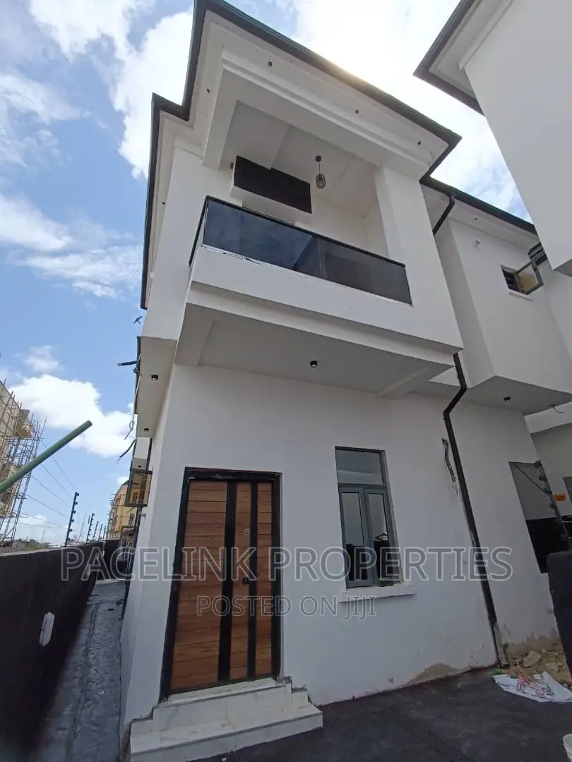 4bdrm Duplex in Ilaje / Lekki for sale in Ilaje / Lekki