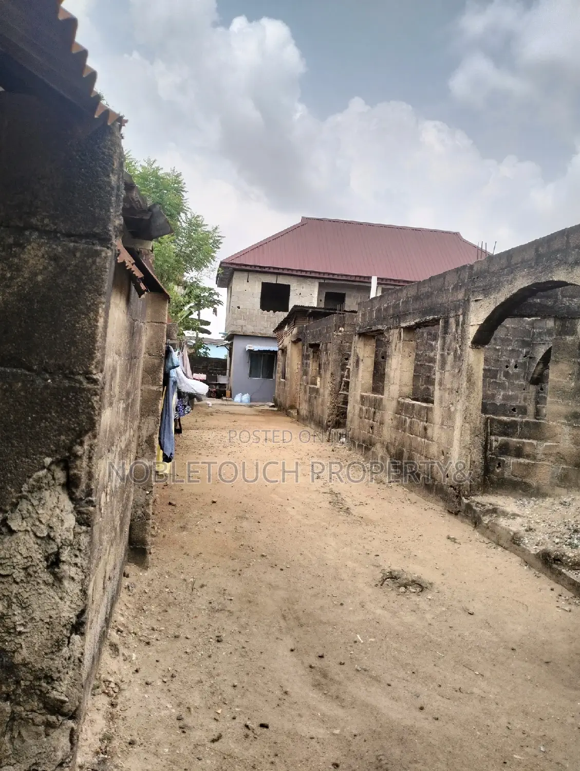 3bdrm Block of Flats in Governor Road Ikotun, Iseri Olofin for sale in Iseri Olofin