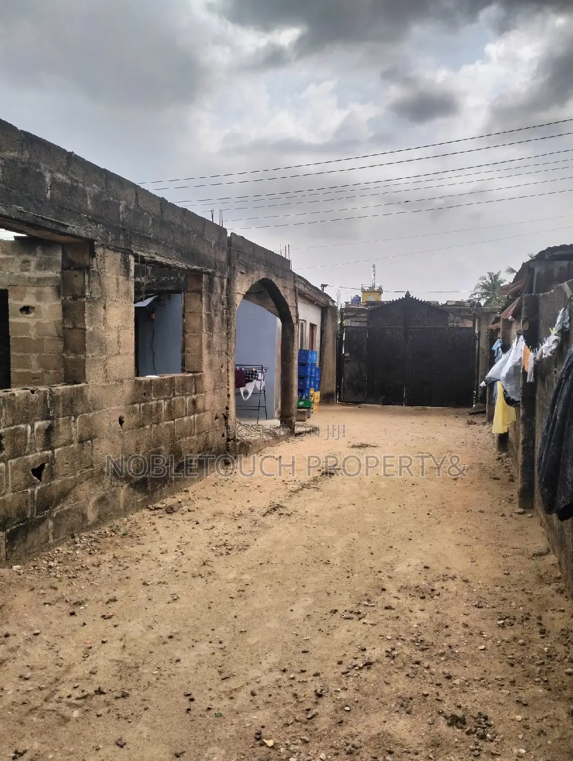3bdrm Block of Flats in Governor Road Ikotun, Iseri Olofin for sale in Iseri Olofin