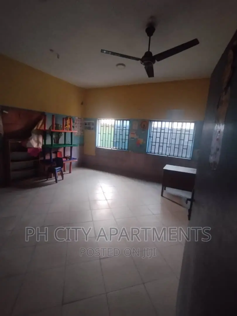 10bdrm Block of Flats in Port-Harcourt for sale in Port-Harcourt