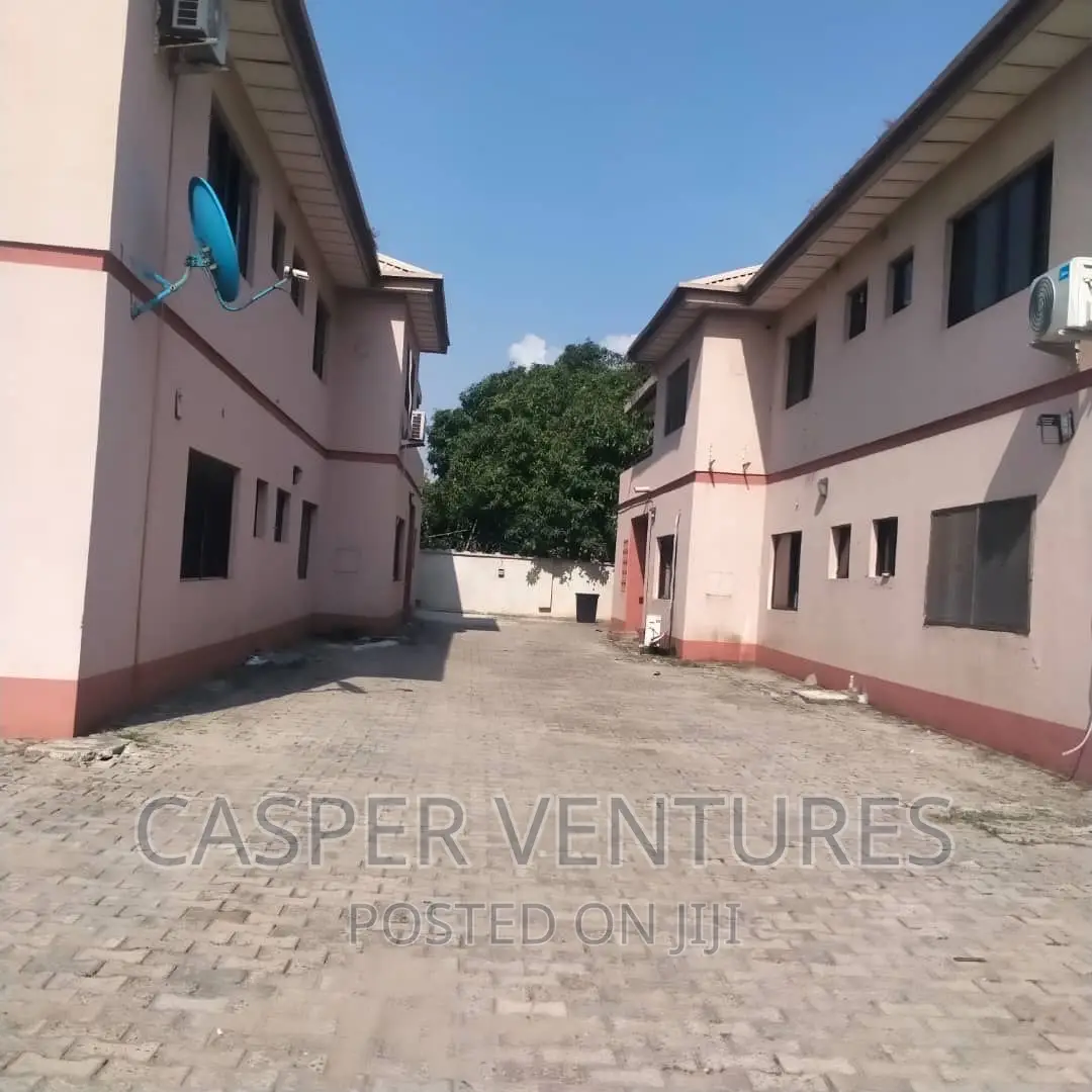 3bdrm Apartment in New Road, Igbo-efon for rent in Igbo-efon