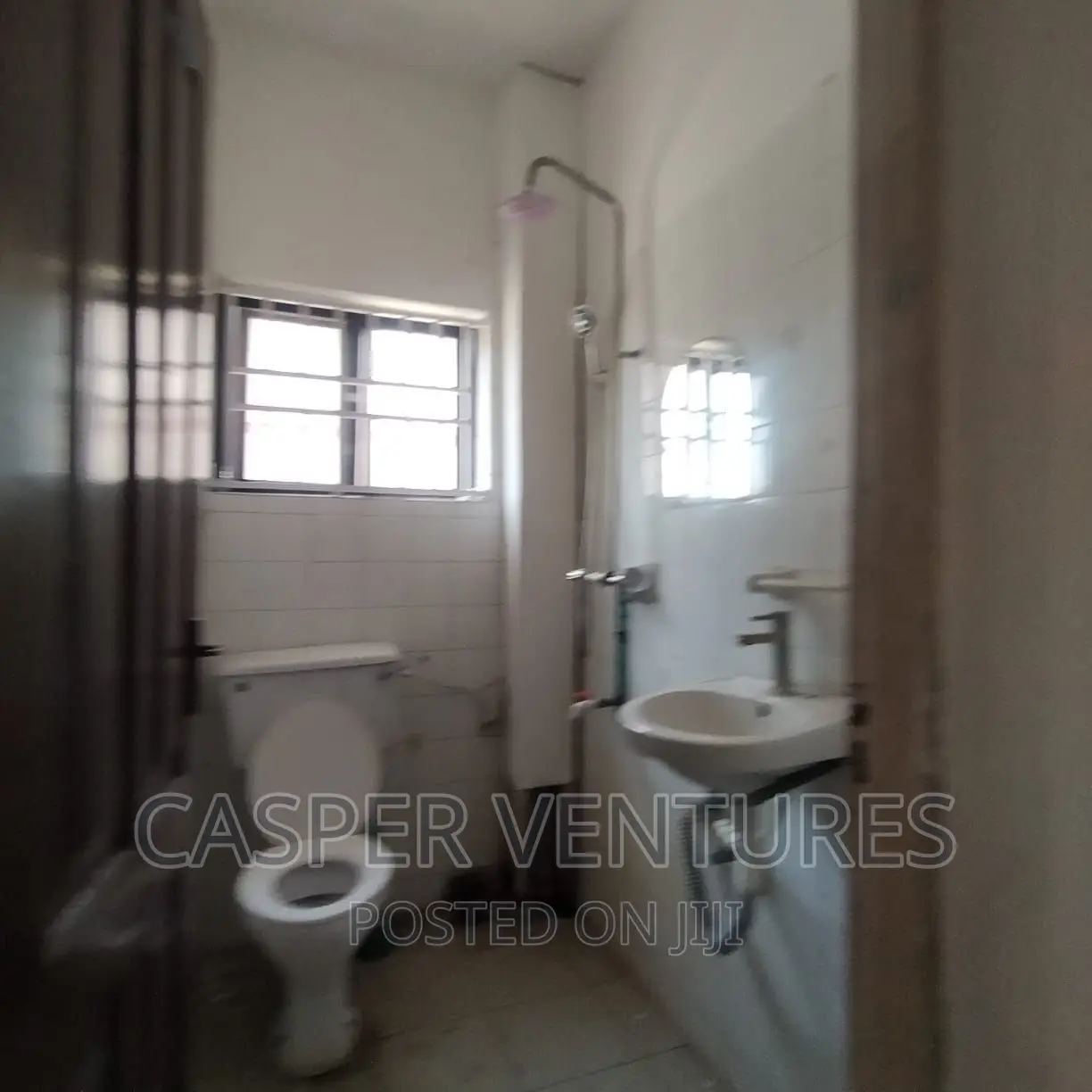 3bdrm Apartment in New Road, Igbo-efon for rent in Igbo-efon