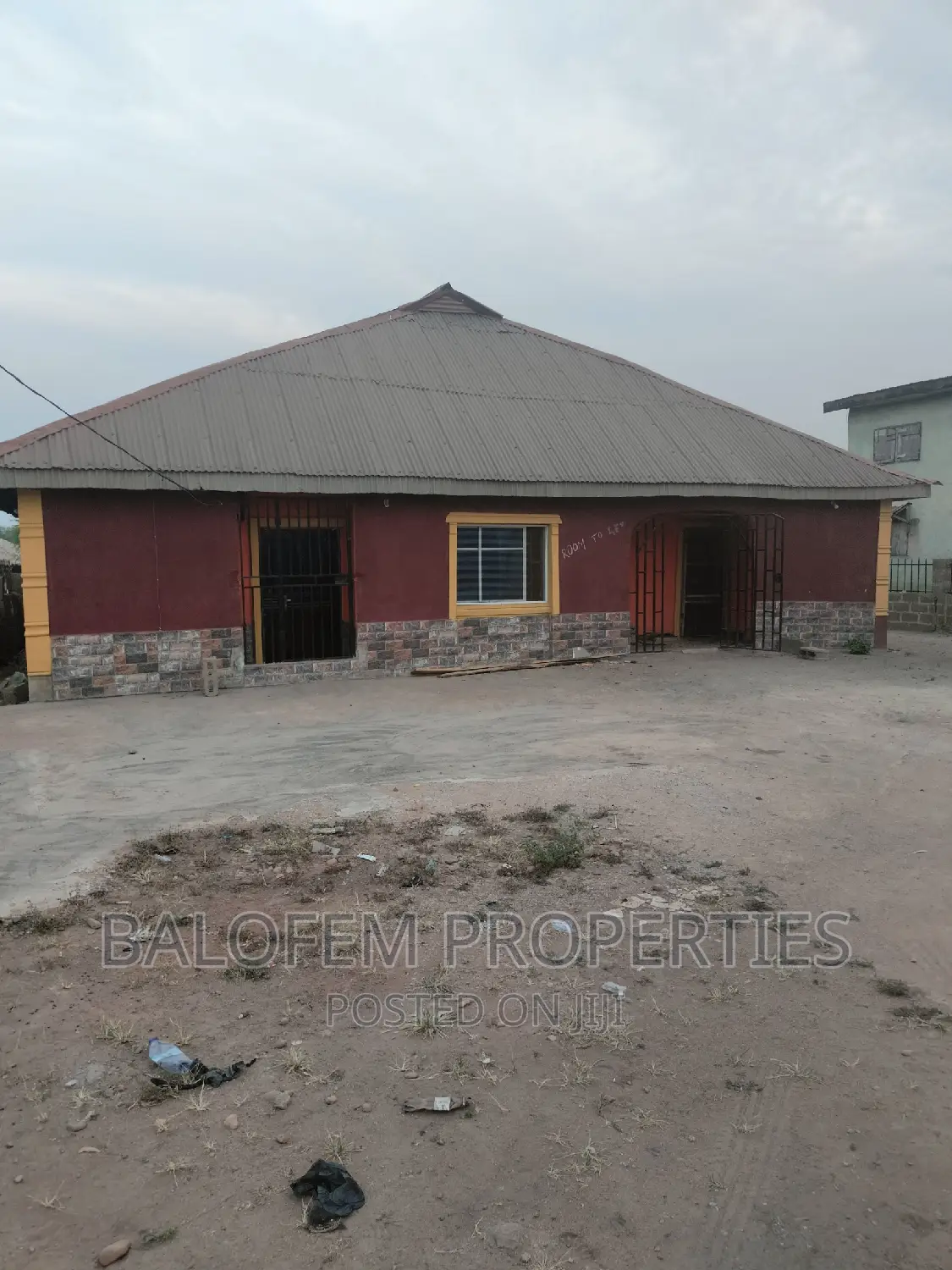 10bdrm Bungalow in Balofem Properties &, Abeokuta South for sale in Abeokuta South