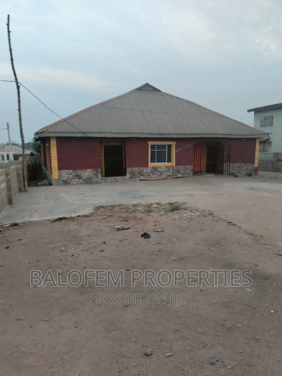 10bdrm Bungalow in Balofem Properties &, Abeokuta South for sale in Abeokuta South
