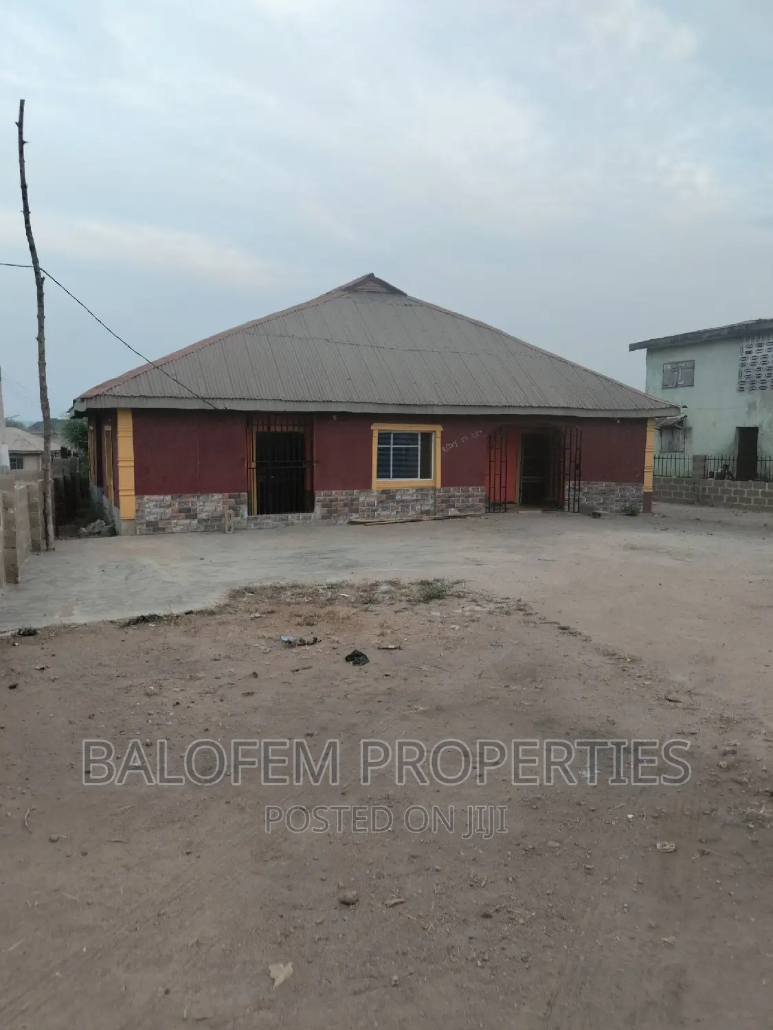 10bdrm Bungalow in Balofem Properties &, Abeokuta South for sale in Abeokuta South