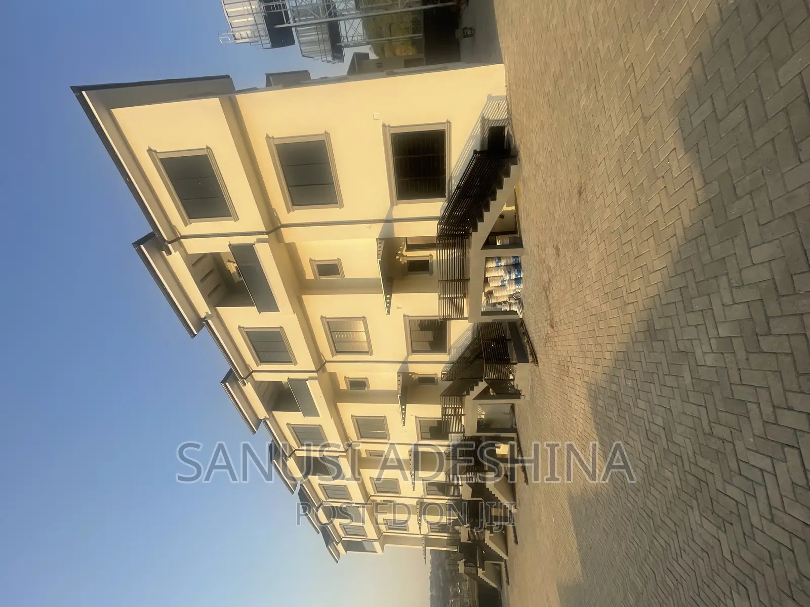 5bdrm Duplex in Guzape Fct Abuja for sale in Guzape District