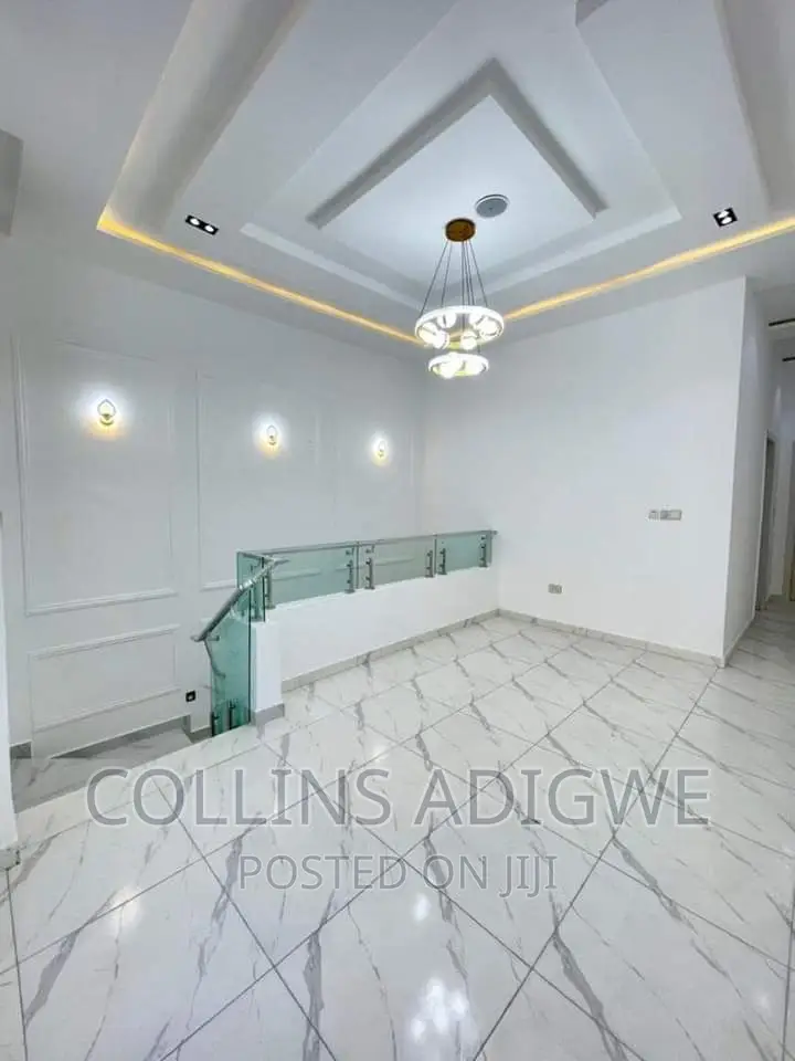 5bdrm Duplex in Osapa London Lekki for sale in Osapa london