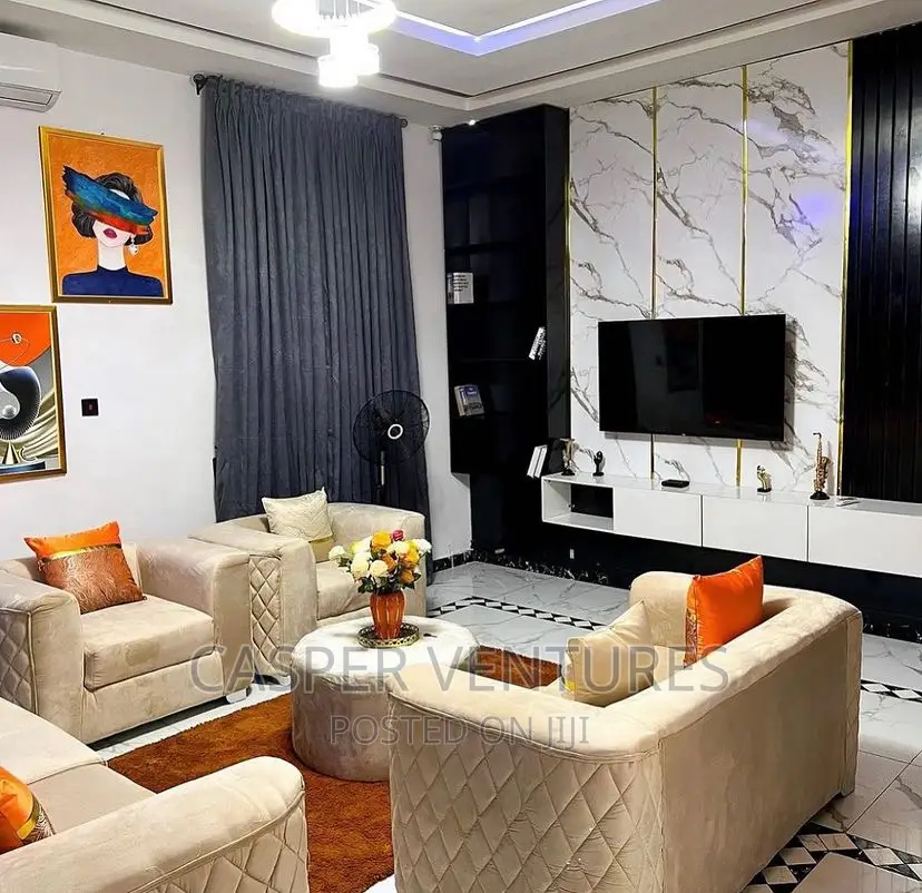 Graceful Stylish Apartment in Chevron