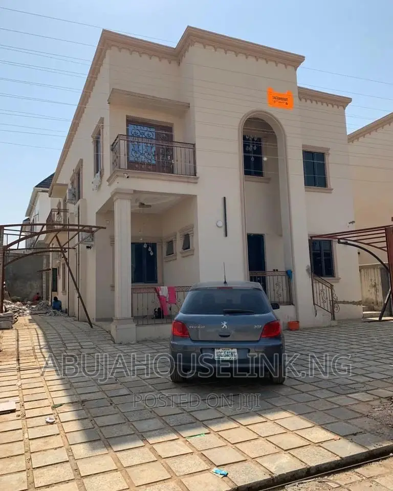 6bdrm Duplex in Wuye Abuja for sale in Wuye