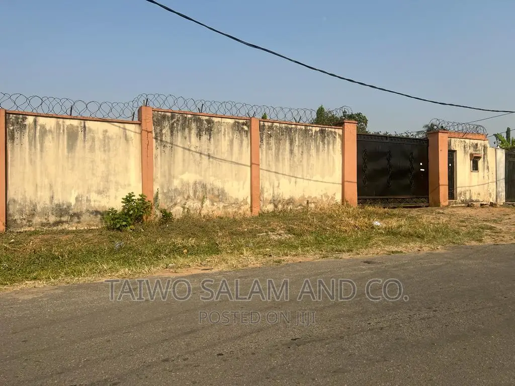 840sq Meters of Mix-Use Land Opp Uch Second Gate Agodi Ibadan in Agodi