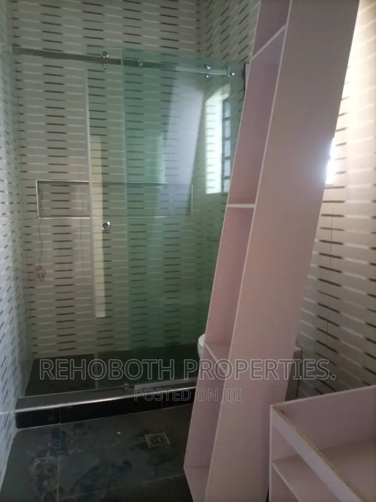 5bdrm Duplex in Elebu, Ibadan for sale in Ibadan