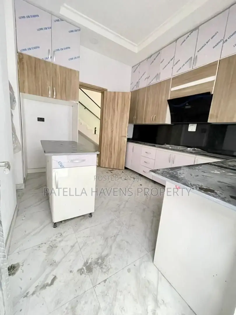 4bdrm Duplex in Lekki for sale in Lekki