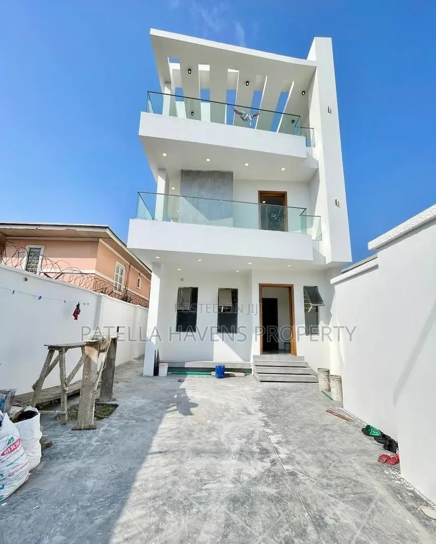 4bdrm Duplex in Lekki for sale in Lekki