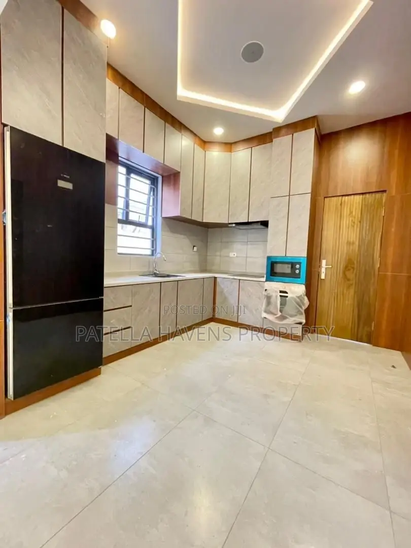 4bdrm Duplex in Lekki for sale in Lekki