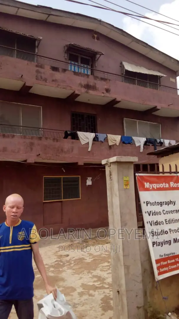 6 Units of 3bedroom Flat Facing Main Road FMC /Beside Lisabi High Sch. in Abeokuta South