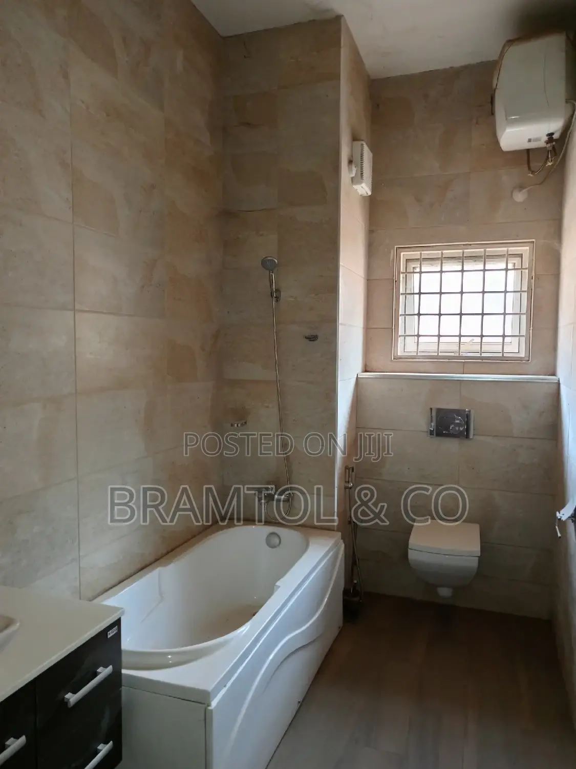 4bdrm Townhouse / Terrace in Durumi for rent in Durumi
