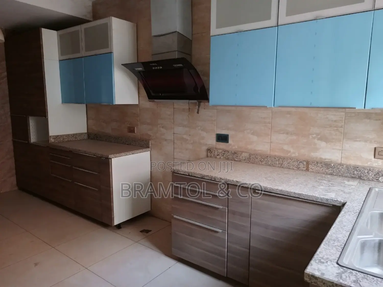 4bdrm Townhouse / Terrace in Durumi for rent in Durumi