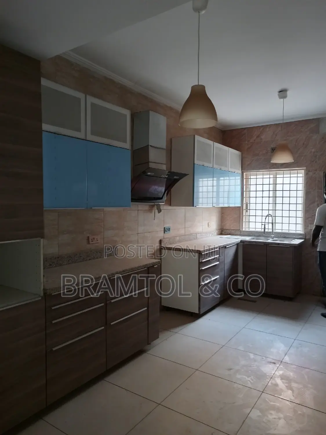 4bdrm Townhouse / Terrace in Durumi for rent in Durumi