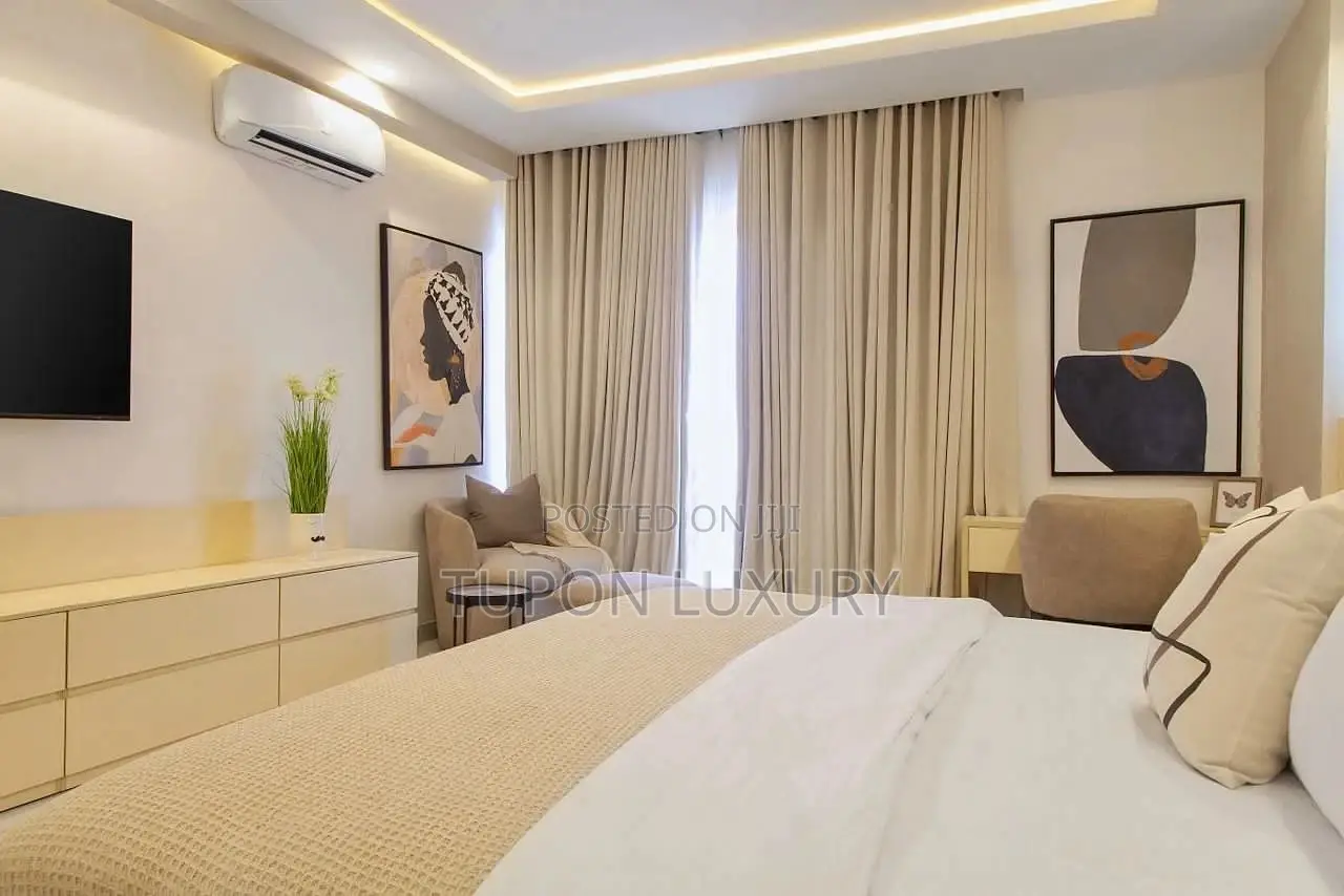 Luxury 3bed Apartment, With Pool, Snooker Gym in Lekki Phase 1