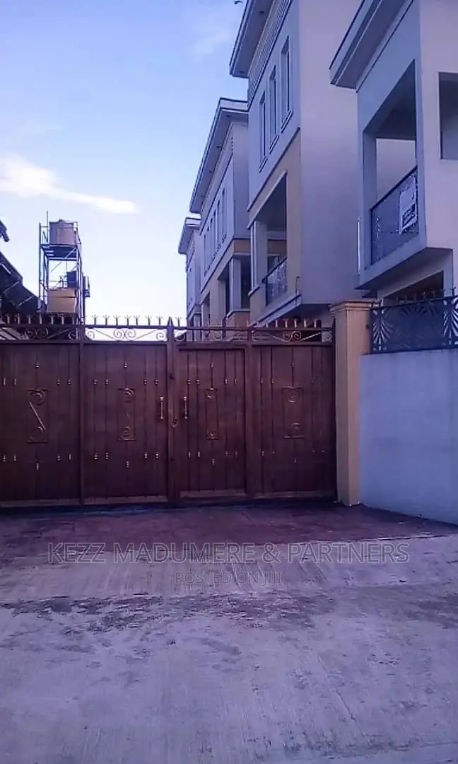 4bdrm Duplex in Dr Peter Odili, Port for sale in Port-Harcourt
