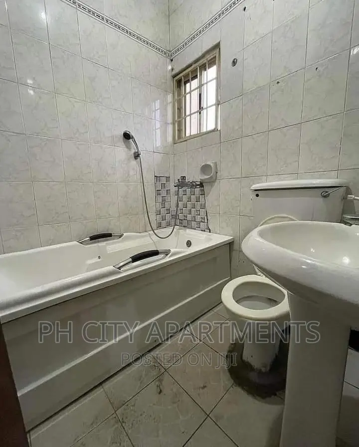 4bdrm Bungalow in Port-Harcourt for sale in Port-Harcourt