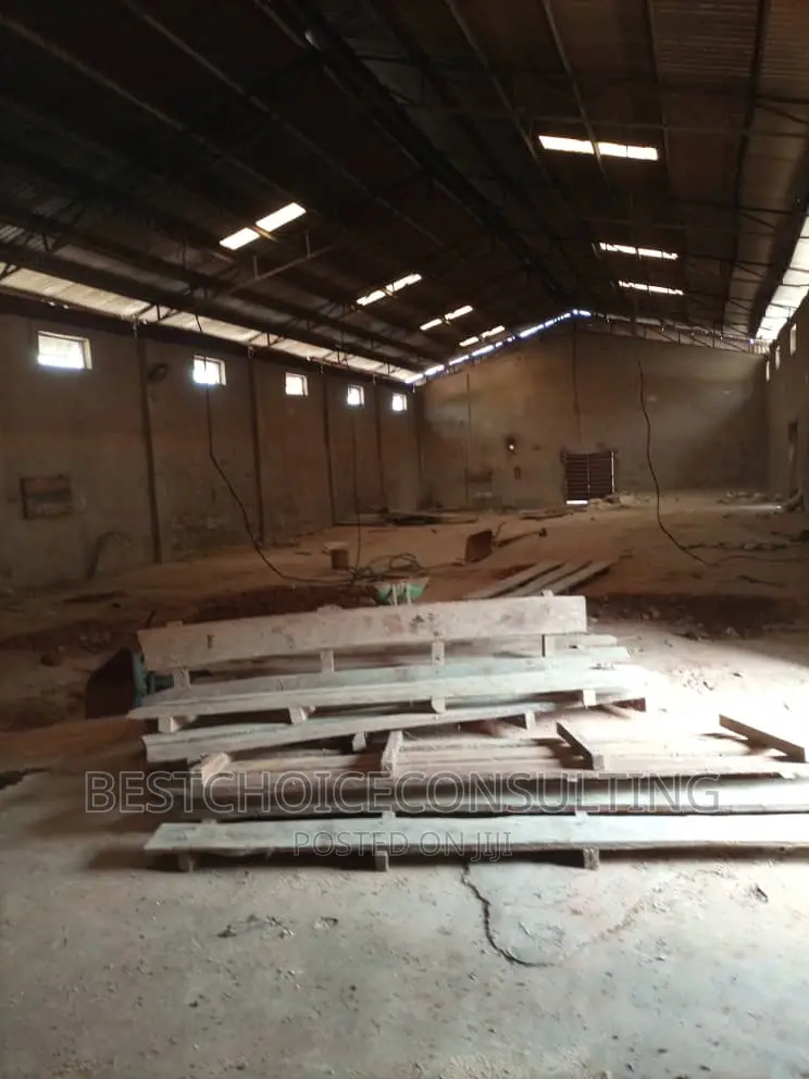 Warehouse for Lease in Ibadan in Akala Express