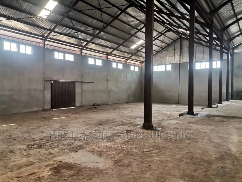 Warehouse of 2,700sqm Along Alomaja Ind. Hub, Old Lg Rd in Ibadan