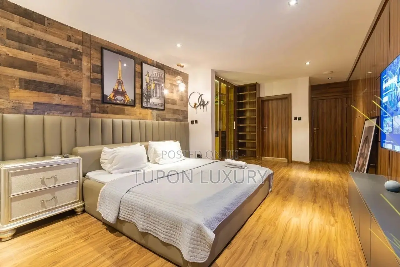 Luxury Three Bedroom Waterfront Apartment. in Lekki Phase 1